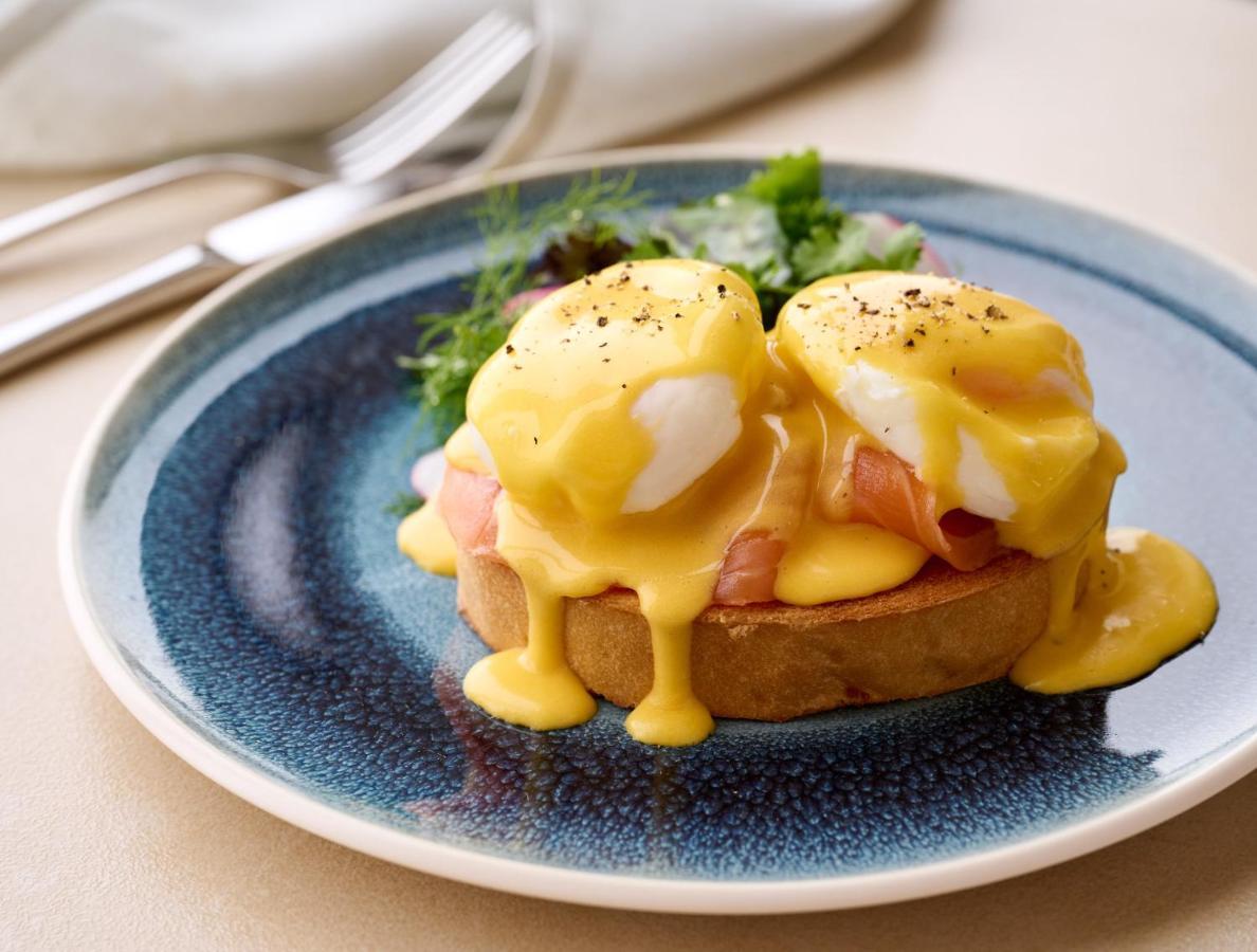 Address Beach Resort Fujairah Al Aqah Extérieur photo Eggs Benedict