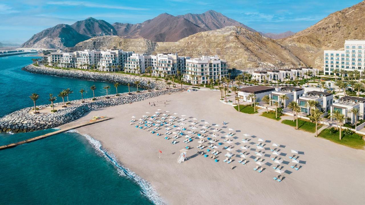 Address Beach Resort Fujairah Al Aqah Extérieur photo The beach at the Ritz-Carlton Ras Al Khaimah, Al Hamra