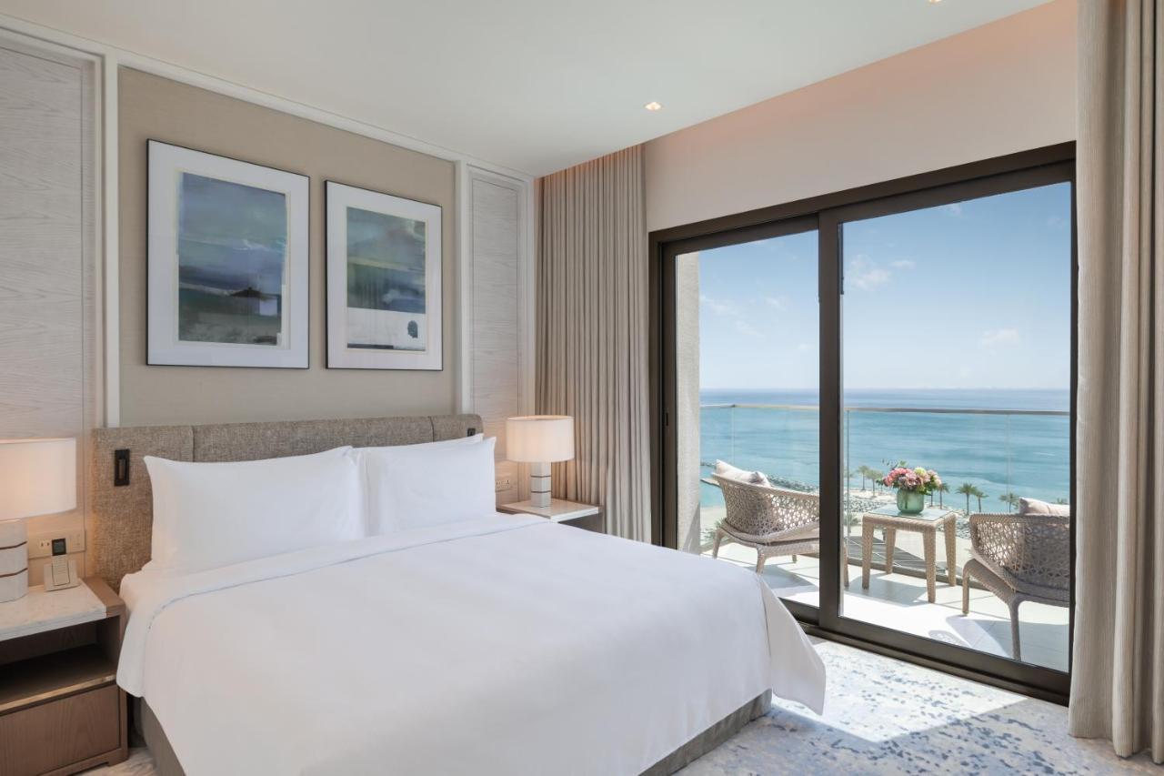 Address Beach Resort Fujairah Al Aqah Extérieur photo A bedroom at the hotel
