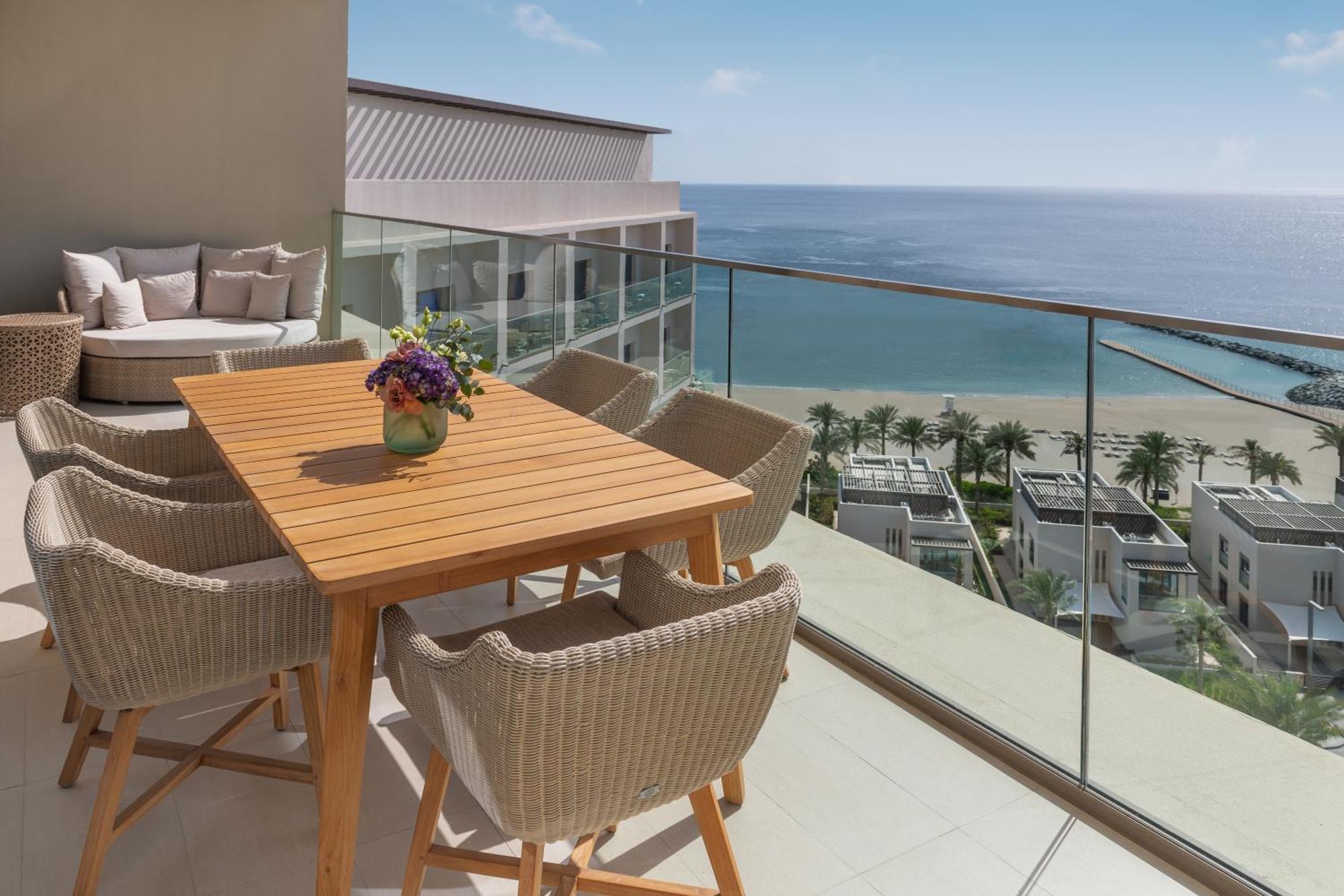 Address Beach Resort Fujairah Al Aqah Chambre photo The West Hollywood Edition